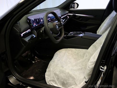 Used 2026 BMW 540i xDrive w/ Executive Package image 11