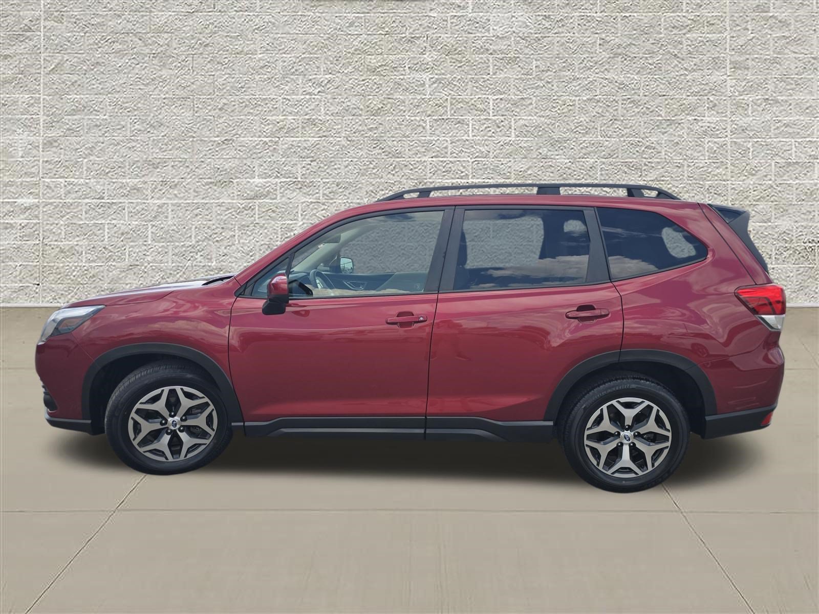Certified 2024 Subaru Forester Premium AWD/4WD image 4