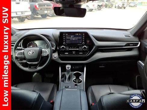 Used 2022 Toyota Highlander XSE image 23