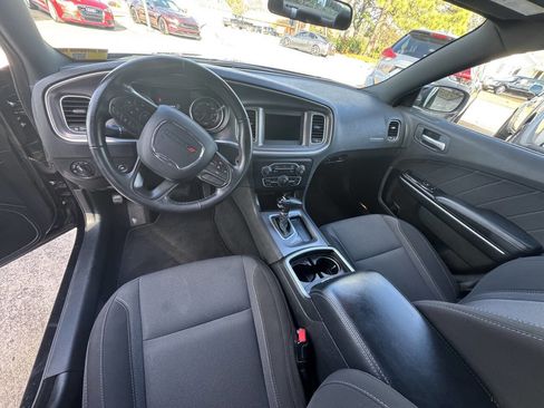 Used 2022 Dodge Charger SXT image 11