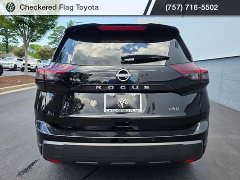 Used 2026 Nissan Rogue SV AWD/4WD image 4