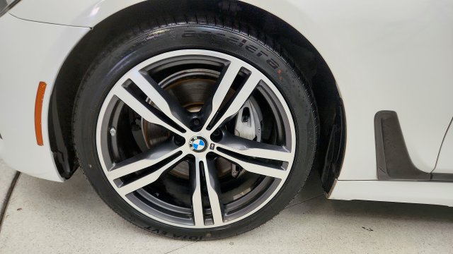 Used 2019 BMW 740i w/ M Sport Package RWD image 78