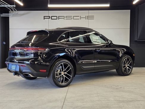 Used 2025 Porsche Macan Base image 6