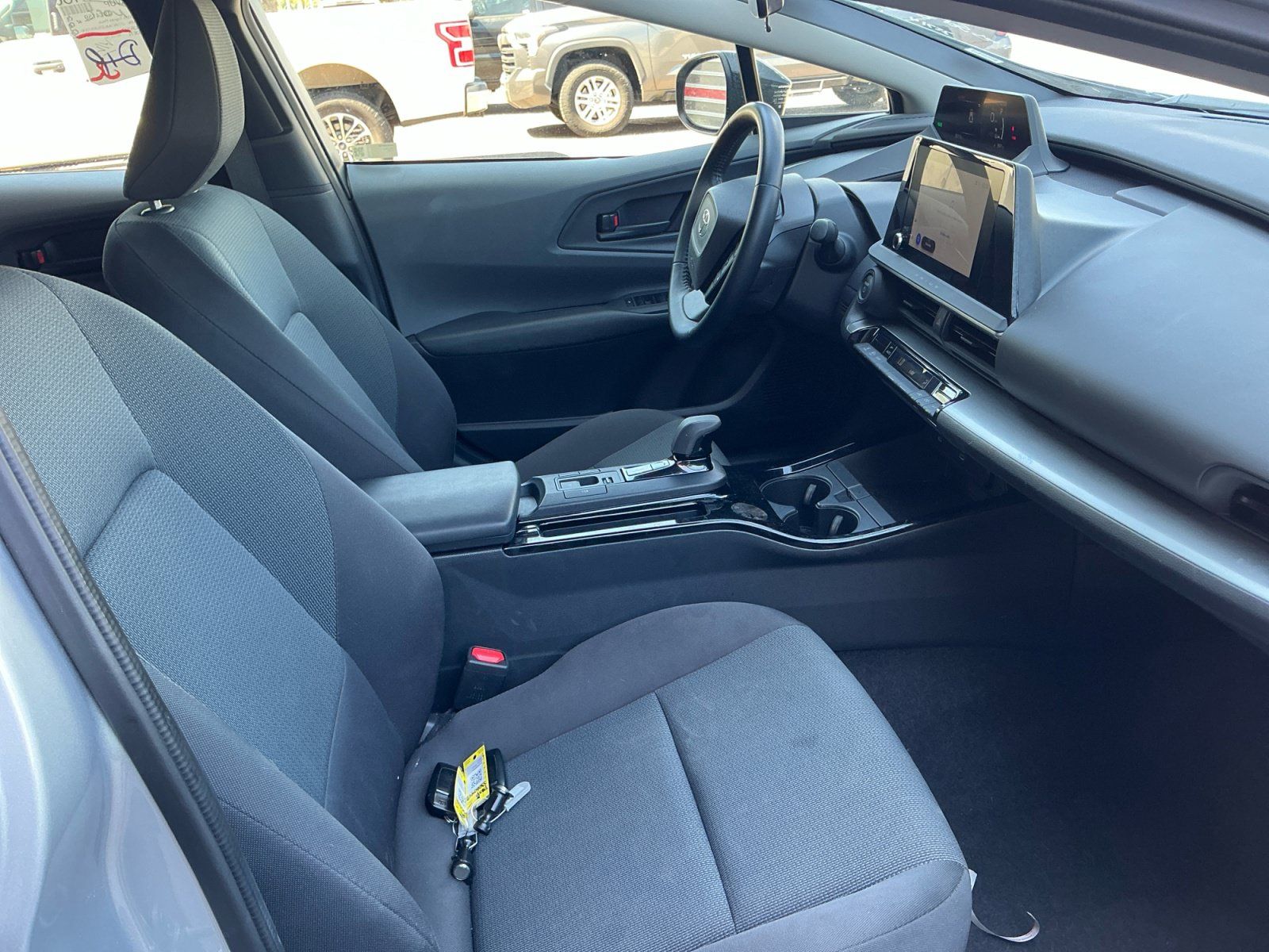 Certified 2025 Toyota Prius LE FWD image 19