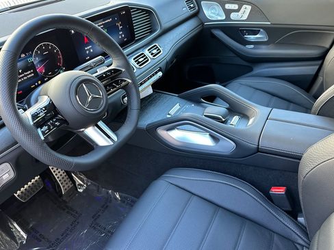 New 2026 Mercedes-Benz GLS 450 4MATIC image 9