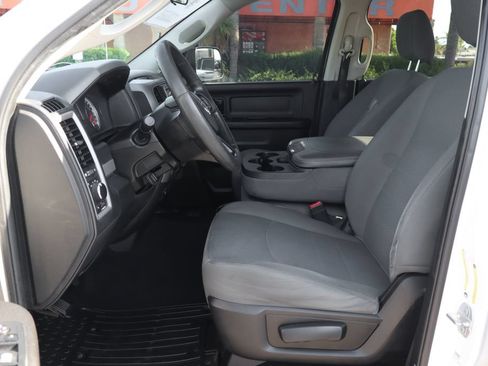 Used 2018 RAM 2500 Tradesman w/ Chrome Appearance Group RWD image 22