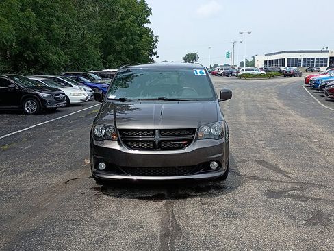 Used 2016 Dodge Grand Caravan SXT FWD image 8