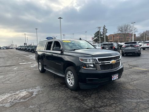 Used 2015 Chevrolet Suburban LT image 10