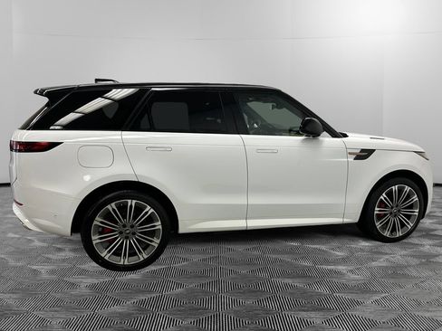 Used 2025 Land Rover Range Rover Sport Dynamic SE AWD/4WD image 6