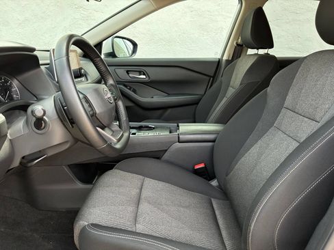 Used 2025 Nissan Rogue SV FWD image 24