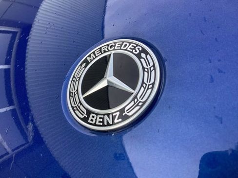 Used 2025 Mercedes-Benz GLC 300 4MATIC image 4