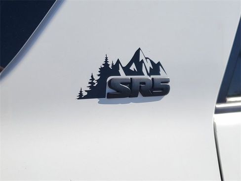 Used 2020 Toyota 4Runner SR5 Premium w/ Moonroof Package image 5