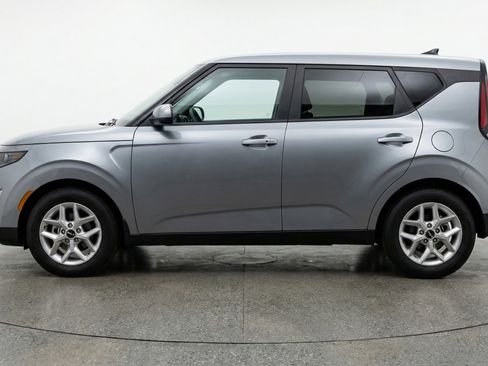 Used 2025 Kia Soul LX w/ LX Technology Package image 5