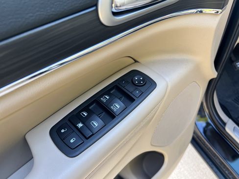 Used 2022 Jeep Grand Cherokee Limited RWD image 14