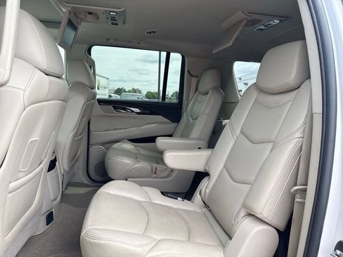 Used 2018 Cadillac Escalade ESV Premium Luxury AWD/4WD image 15