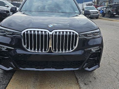 Used 2021 BMW X7 xDrive40i w/ M Sport Package image 3