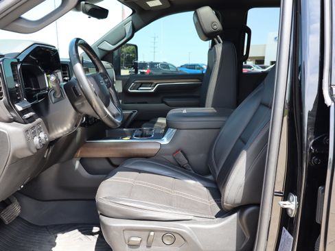 Used 2024 Chevrolet Silverado 3500 High Country w/ High Country Premium Package AWD/4WD image 10