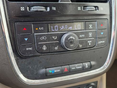 Used 2012 Chrysler Town & Country Touring-L w/ Entertainment Group #2 image 25