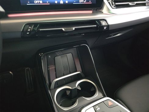 Used 2025 BMW X2 xDrive28i w/ M Sport Package image 26