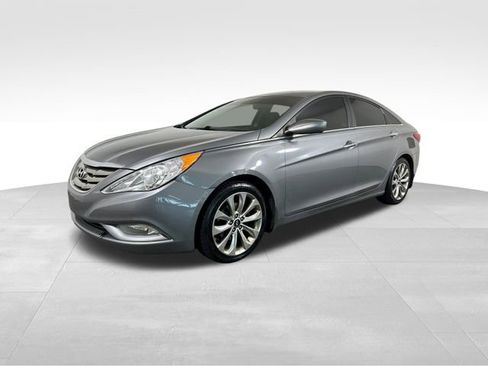 Used 2013 Hyundai Sonata SE image 2
