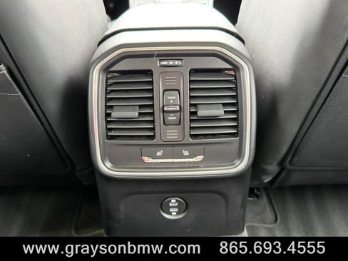 Used 2024 Porsche Macan AWD/4WD image 18