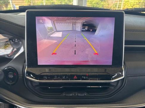 Certified 2023 Jeep Compass Limited image 24