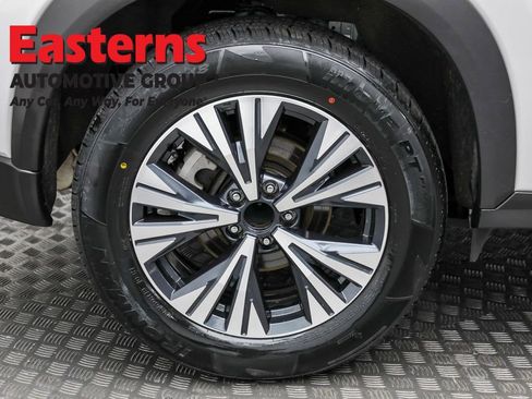 Used 2023 Nissan Rogue SV image 30