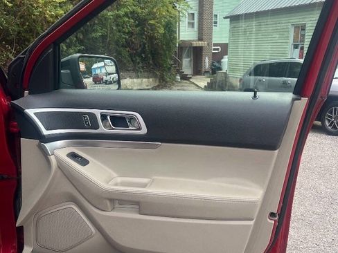 Used 2012 Ford Explorer XLT w/ Class III Trailer Tow Pkg image 18