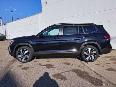 New 2026 Volkswagen Atlas SE image 2