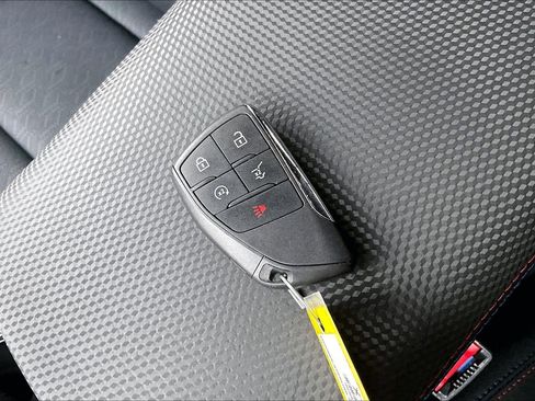 Used 2025 Chevrolet Equinox RS w/ Convenience Package III image 10