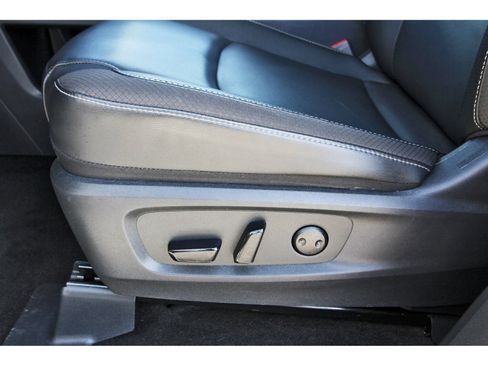 Certified 2025 Nissan Pathfinder SL w/ SL Premium Package FWD image 31