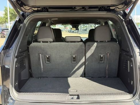 Used 2024 Chevrolet Traverse LT FWD image 33