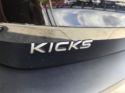 Used 2025 Nissan Kicks S image 13