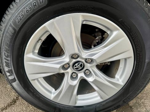 Used 2019 Toyota RAV4 LE image 42