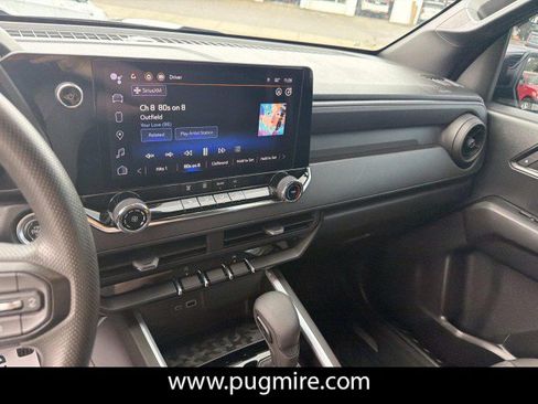 Used 2023 Chevrolet Colorado Trail Boss w/ Technology Package AWD/4WD image 28