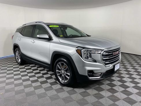 Used 2022 GMC Terrain SLT w/ Infotainment Package II AWD/4WD image 1