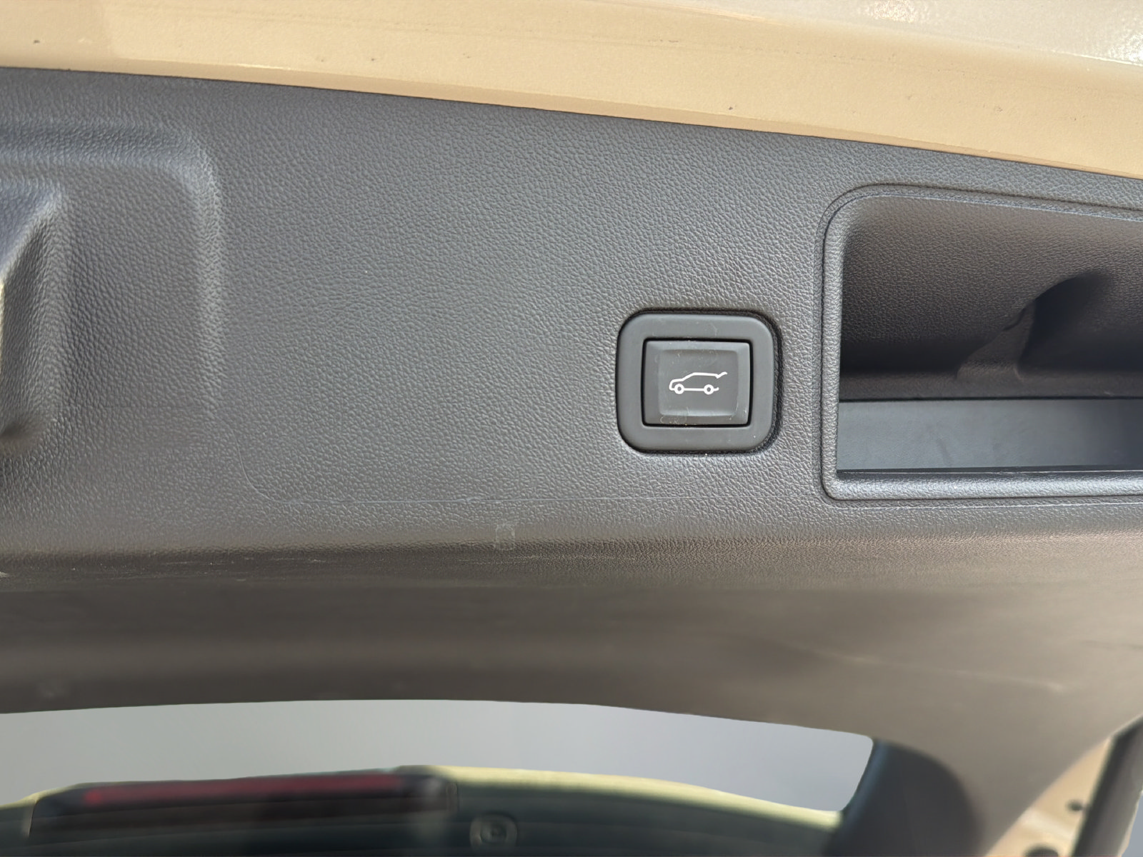 Used 2023 GMC Terrain SLE w/ Driver Convenience Package FWD image 38