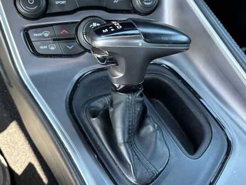 Used 2020 Dodge Challenger SXT RWD image 26