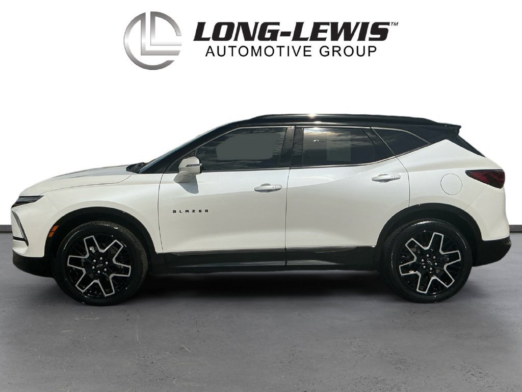 Used 2023 Chevrolet Blazer RS w/ Driver Confidence II Package FWD image 2