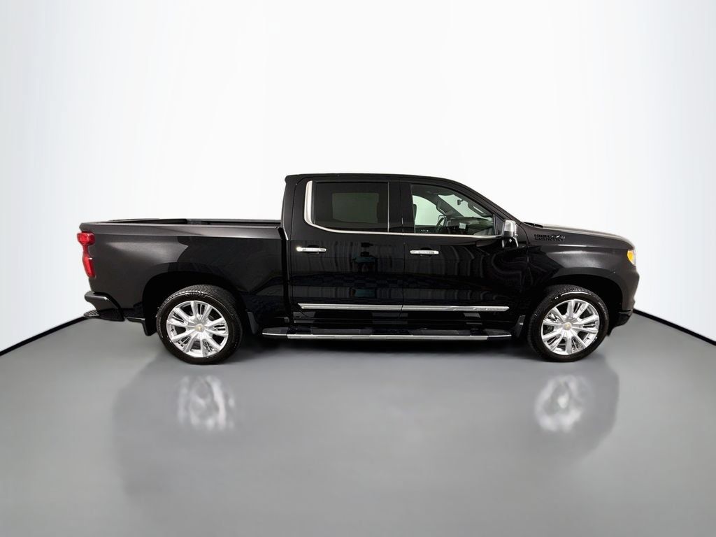 Used 2024 Chevrolet Silverado 1500 High Country w/ Technology Package AWD/4WD image 8