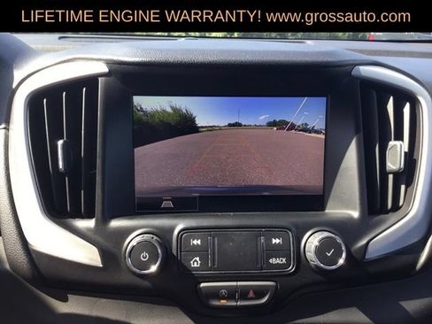Used 2024 GMC Terrain SLT AWD/4WD image 16