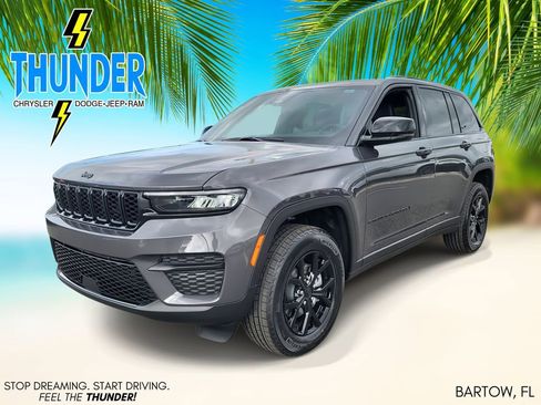 New 2025 Jeep Grand Cherokee Altitude image 2