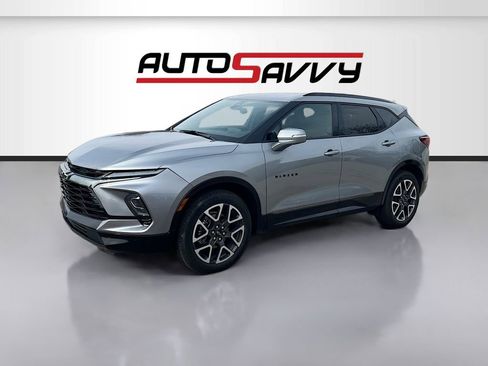 Used 2025 Chevrolet Blazer RS FWD image 3