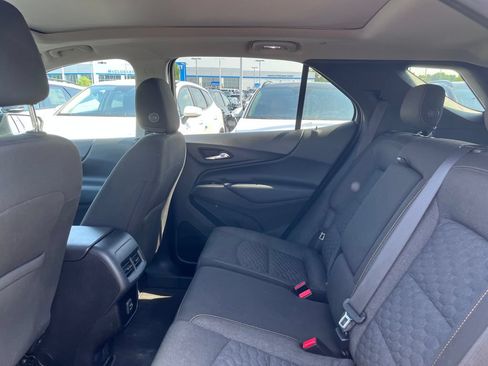 Used 2019 Chevrolet Equinox LT w/ Sun & Navigation Package AWD/4WD image 18