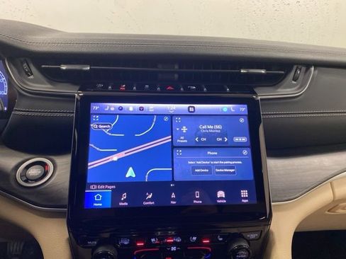 Used 2023 Jeep Grand Cherokee Limited w/ Luxury Tech Group II image 9