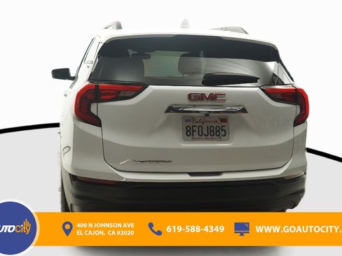 Used 2018 GMC Terrain SLE w/ Driver Convenience Package FWD image 15