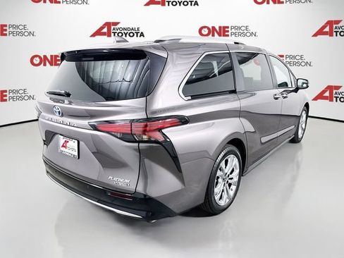 Certified 2023 Toyota Sienna Platinum FWD image 8
