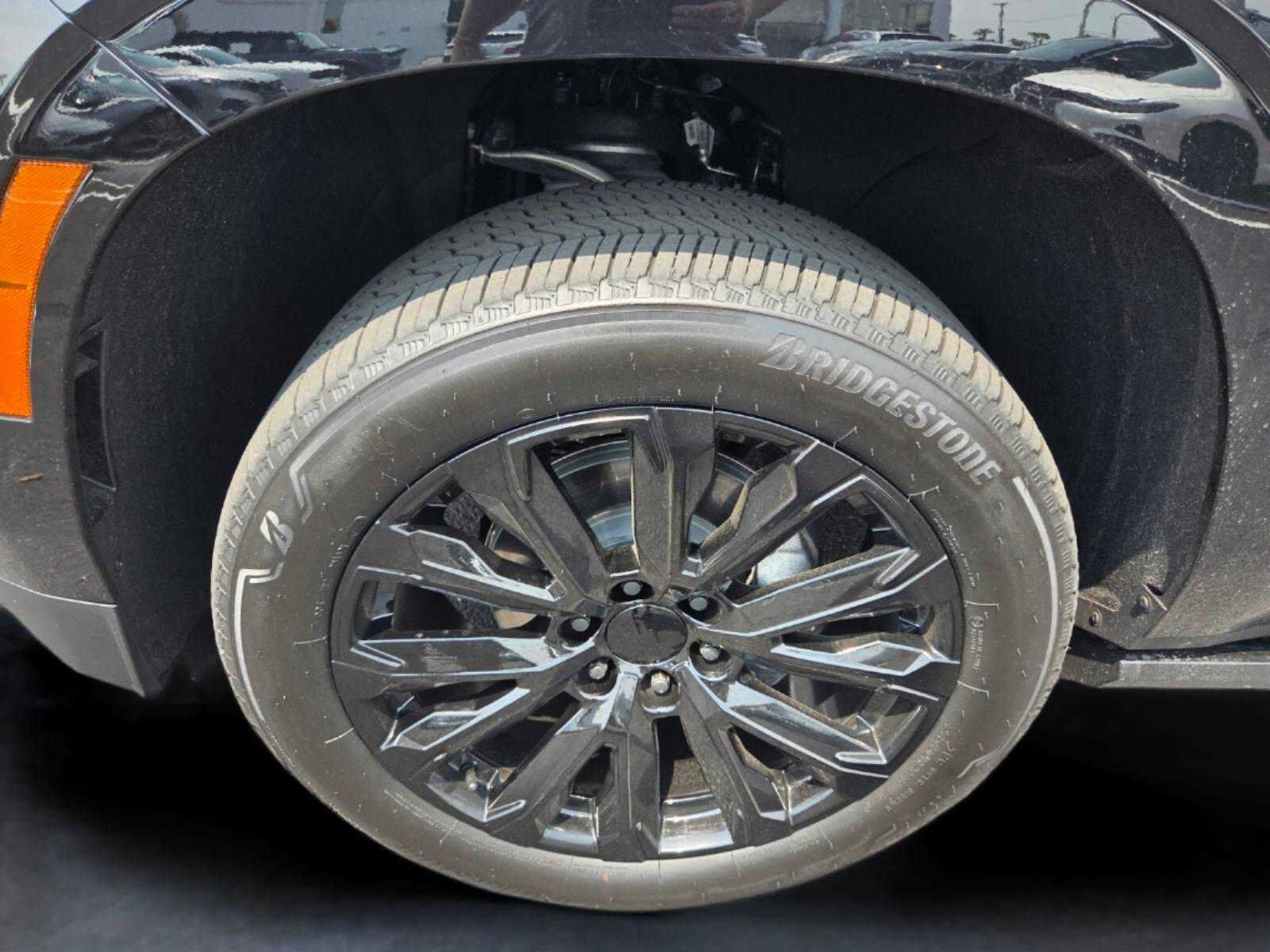 Used 2025 Chevrolet Tahoe High Country AWD/4WD image 8
