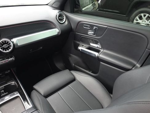 Used 2024 Mercedes-Benz GLB 250 image 29