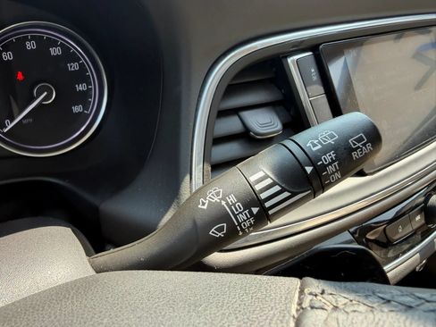 Used 2019 Buick Enclave Essence FWD image 24